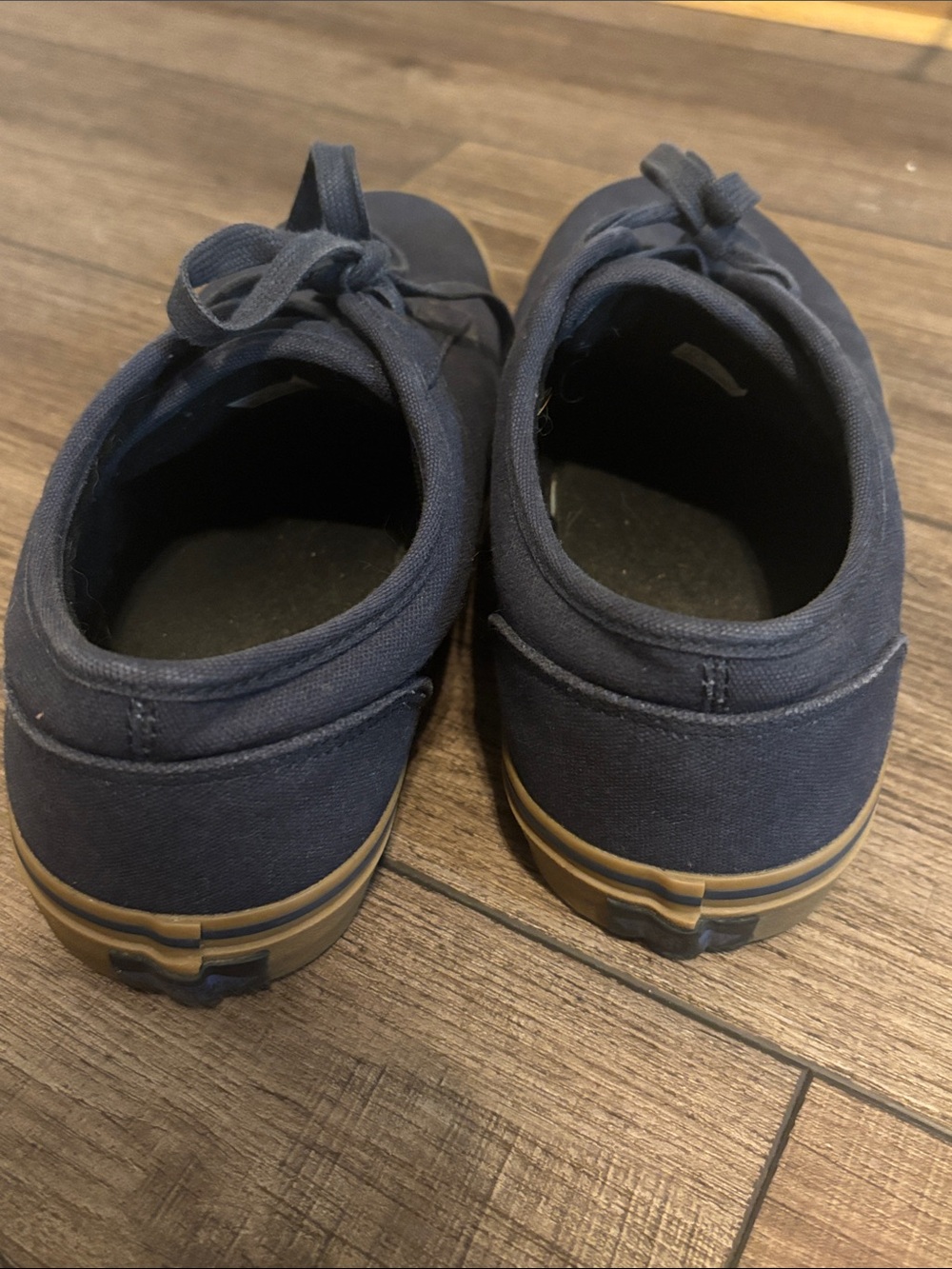 Vans Men’s Navy Canvas Low-Top Sneakers with Gum Sole - Picture 2 of 4